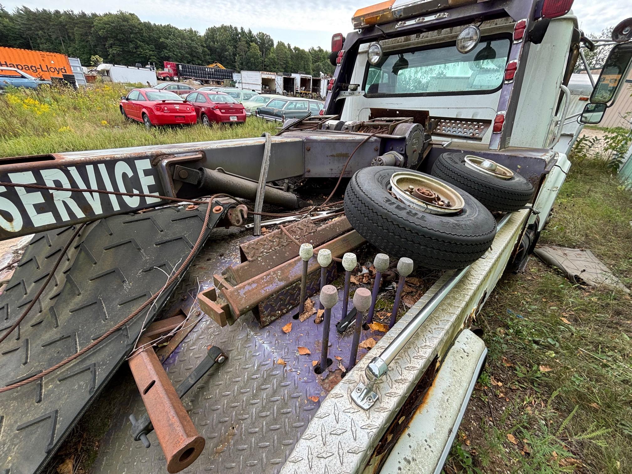 1997 INTERNATIONAL 4700 - Image 11